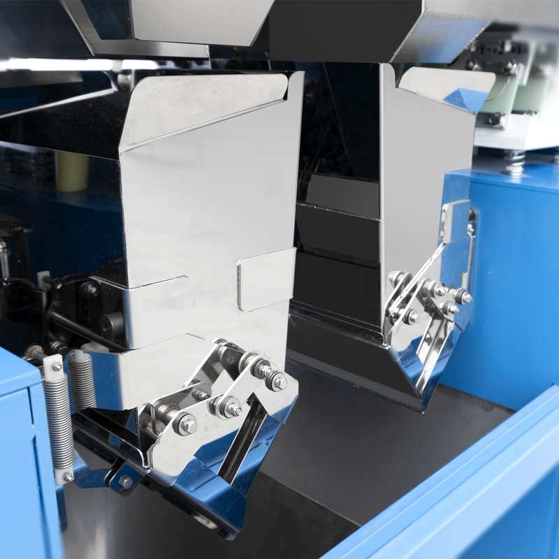 VFS-740 fully automatic film roll packaging machine