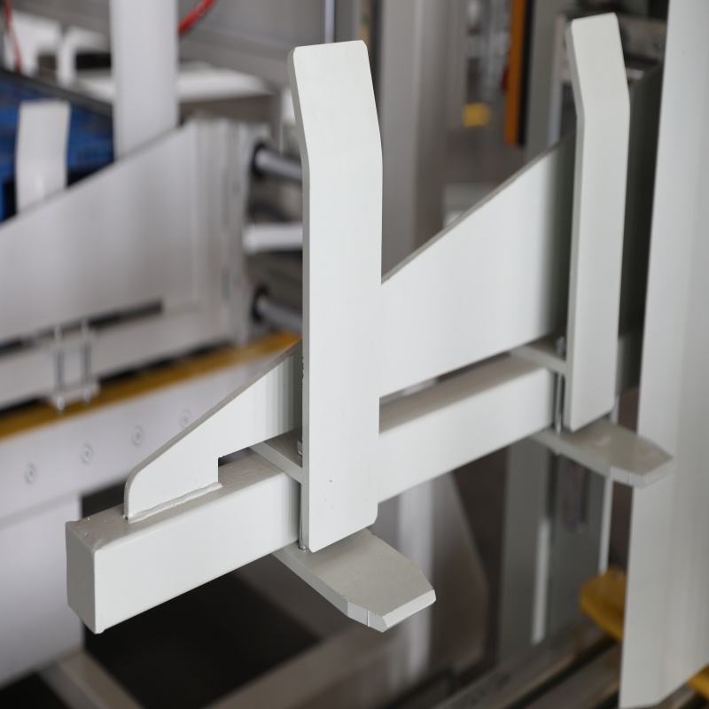  AGV Smart factory high suppliy link wooden plastic pallet warehouse for stacker pallet distribution machine 