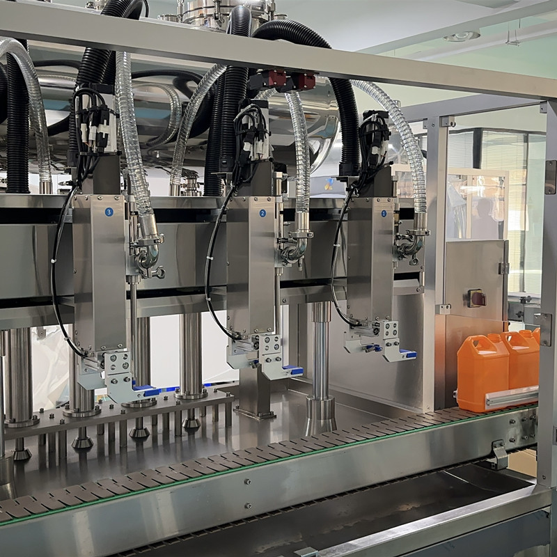 Automatic High Speed Paste Oil Liquid Bucket Bottle 4 Head Tracking Servo Piston Filling Machine for Shampoo Laundry Detergent 