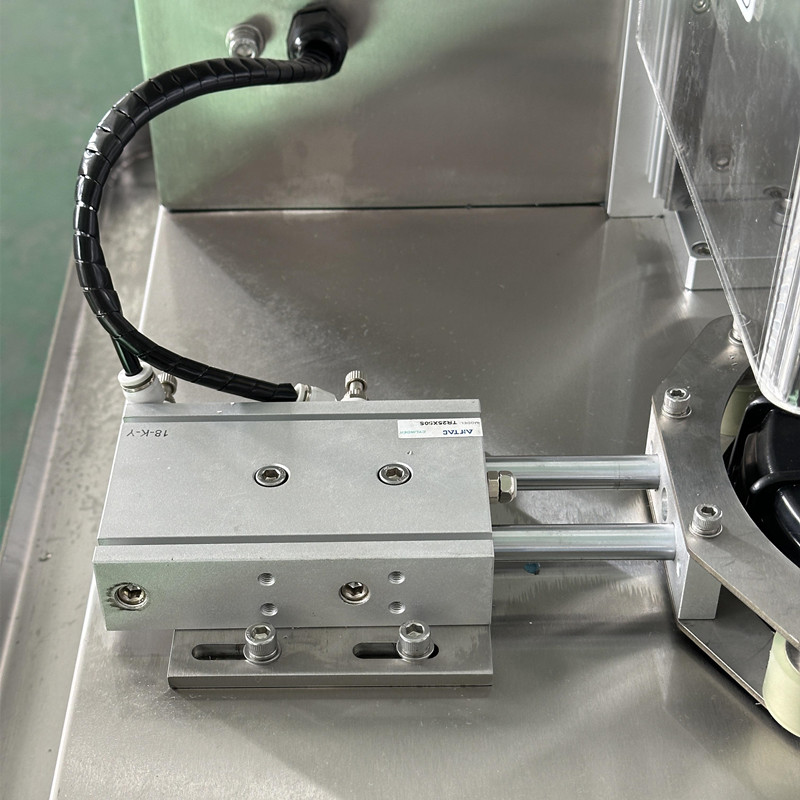 Small Desktop Lid Semi-Automatic Screw Electric Capping Tool Bottle Capper Capping Machine for Beverage Food Jar Glass Bottles