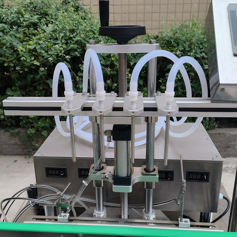 4 Heads Gear Pump Liquid Beverage Juice Filling Machines Automatic