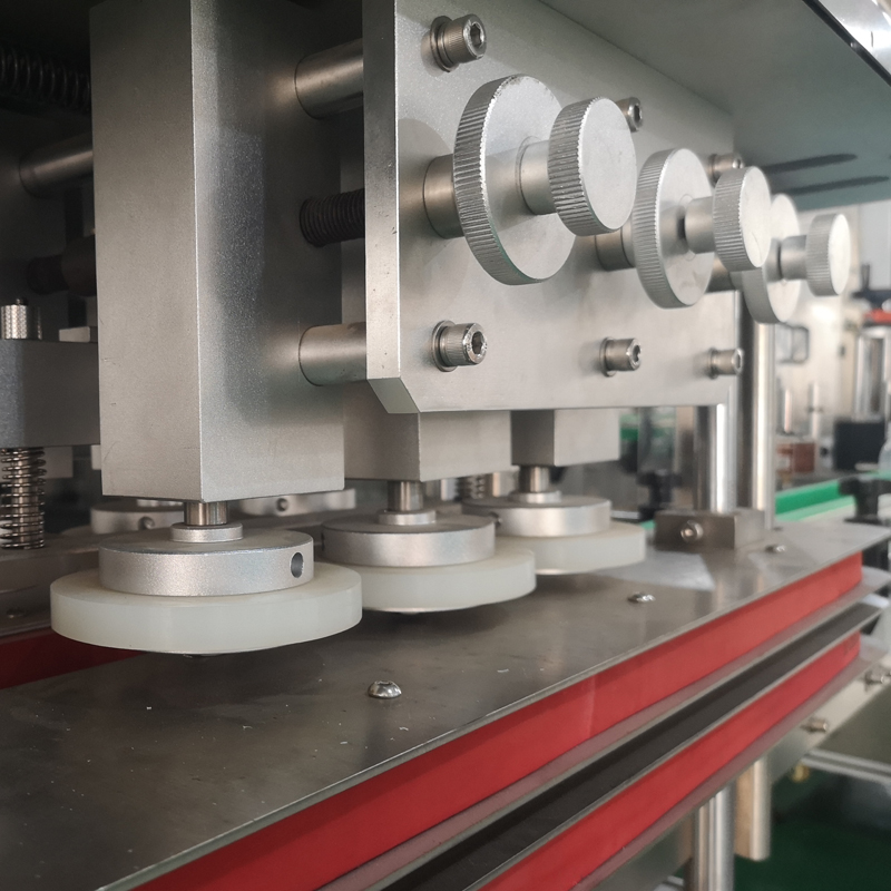 Automatic Vertical Plastic Glass Bottle Capper Sealer Capping Machine for Cosmetic Shampoo Honey Fruit Juice Drinks Filling