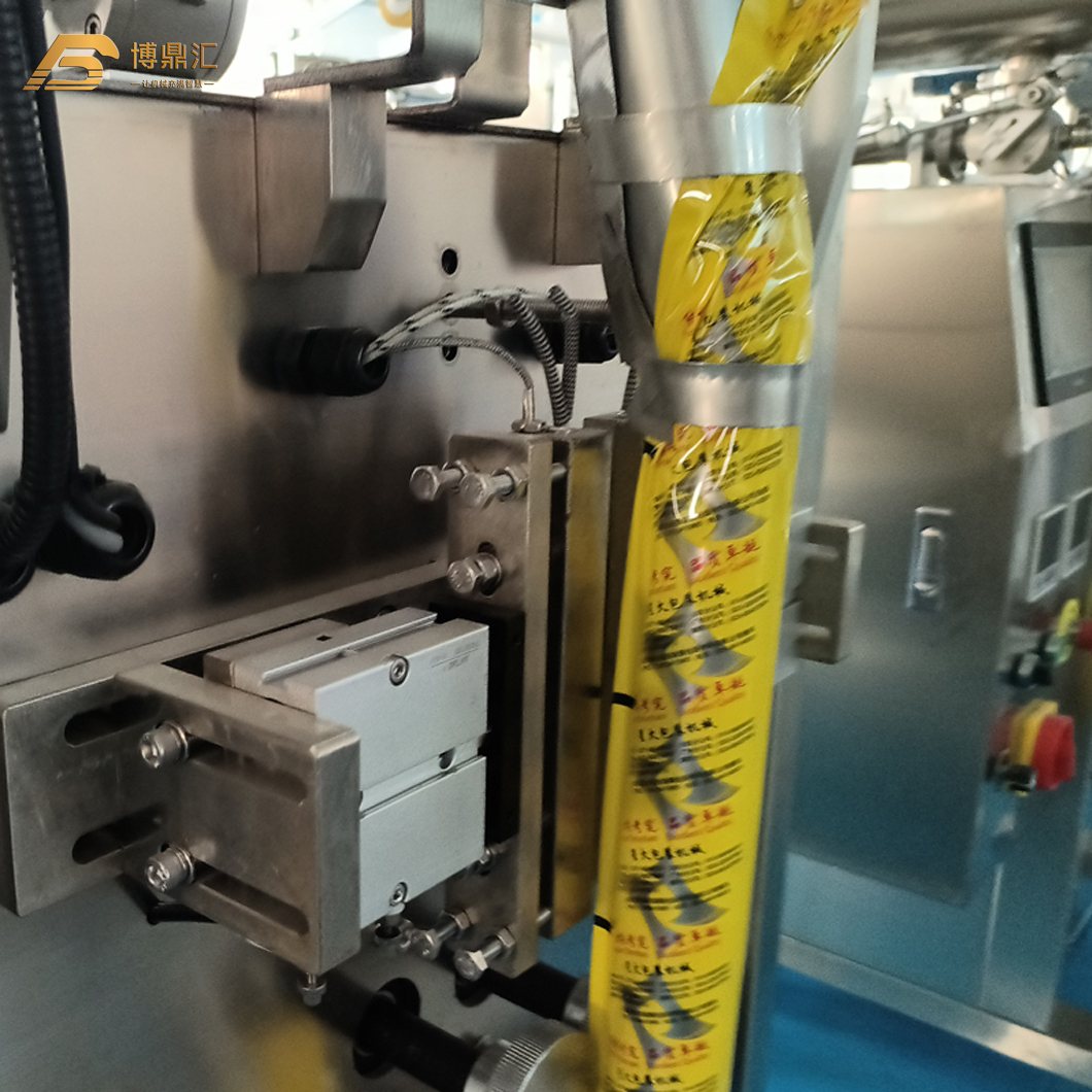 Automatic Vertical Small Pouch Filling Packaging Machine for Vinegar Oil
